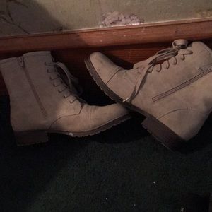 tan one inch boots